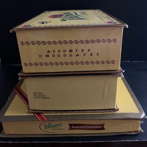 3 - 1980-2000's Vintage Total Whitman's Sampler Assorted Chocolate Boxes (Empty) - Picture 10 of 13